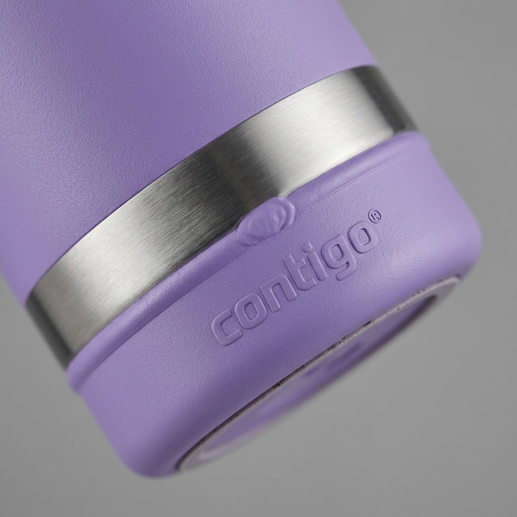 Extreme macro photo of Contigo Streeterville lilac tumbler, focusing on the refined texture and metal trim.