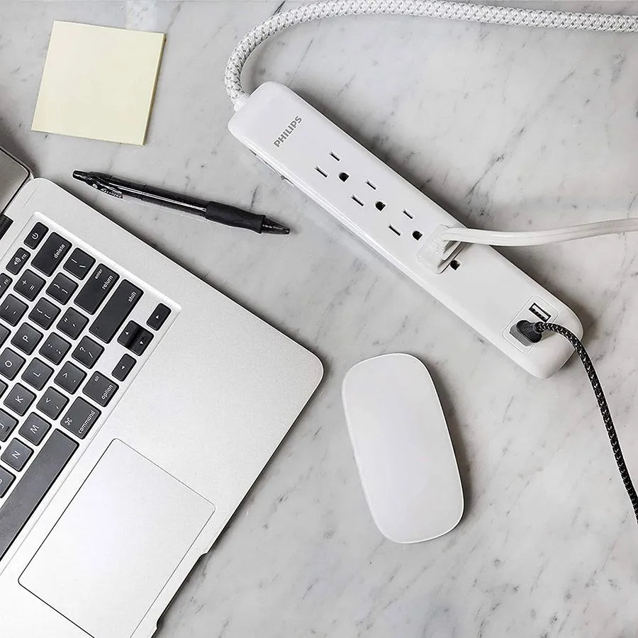 Barre de surtension à 4 prises et 2 ports USB - 720 joules - 15 A - Blanc - 1.2 m